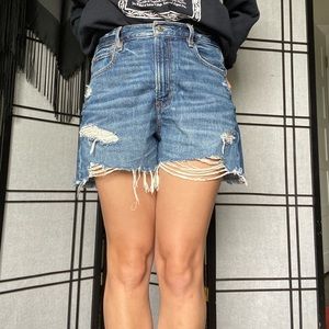 American Eagle 90s Boyfriend Shorts